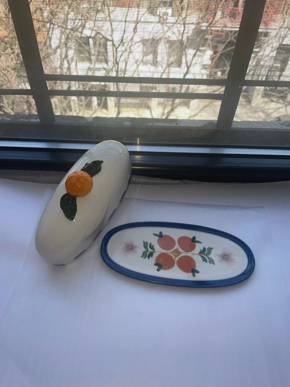 ❤️ Anthropologie Hand-Painted Orange Motif Stoneware Butter Dish - NWT - Picture 6 of 7